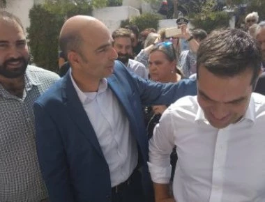 Ριζίτικο Πολάκη για τον Τσίπρα - «Τρώτε και πίνετε άρχοντες κι εγώ θα σας διηγούμαι» (βίντεο)